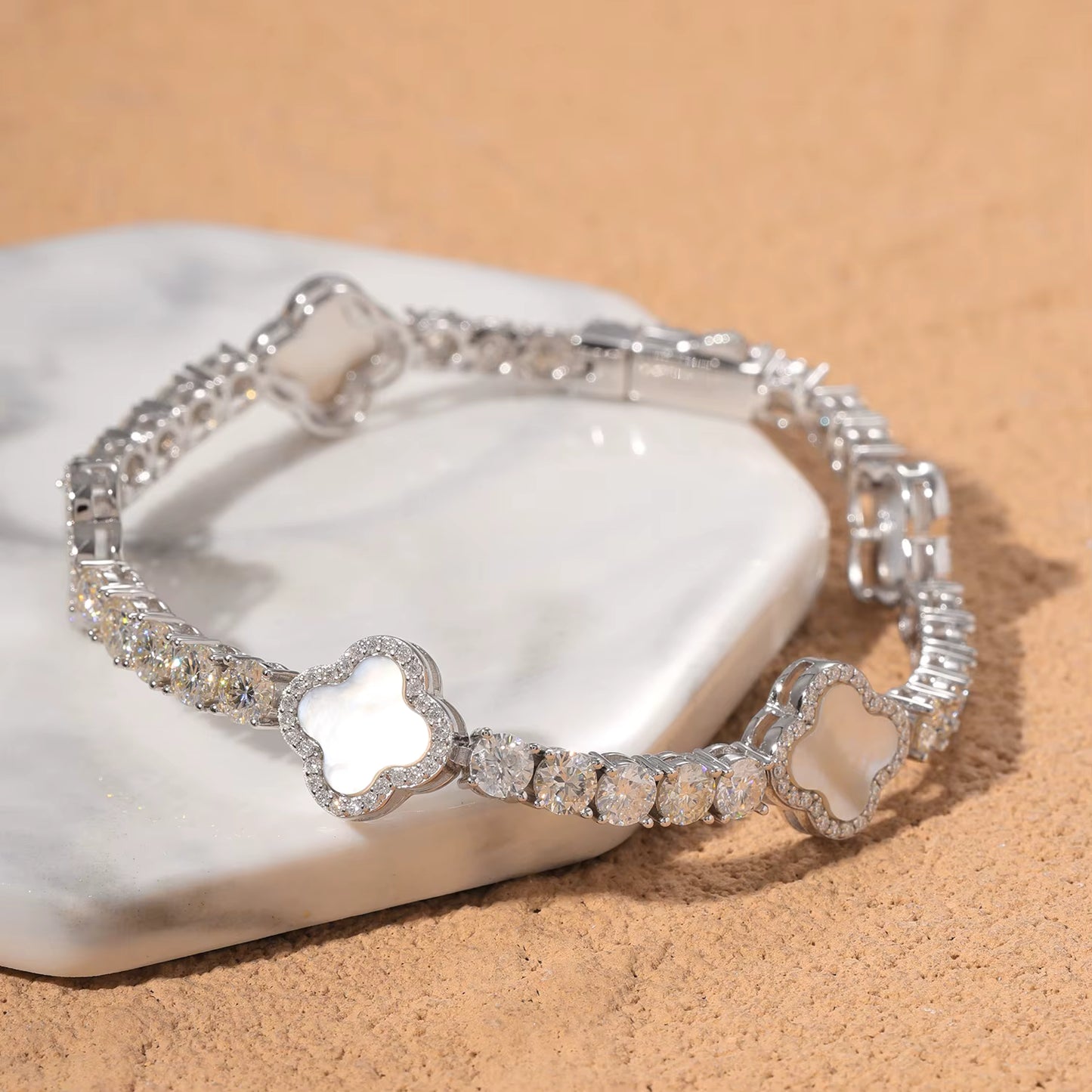 VVS Moissanite & 925 Sterling Silver - Clover Tennis Bracelet