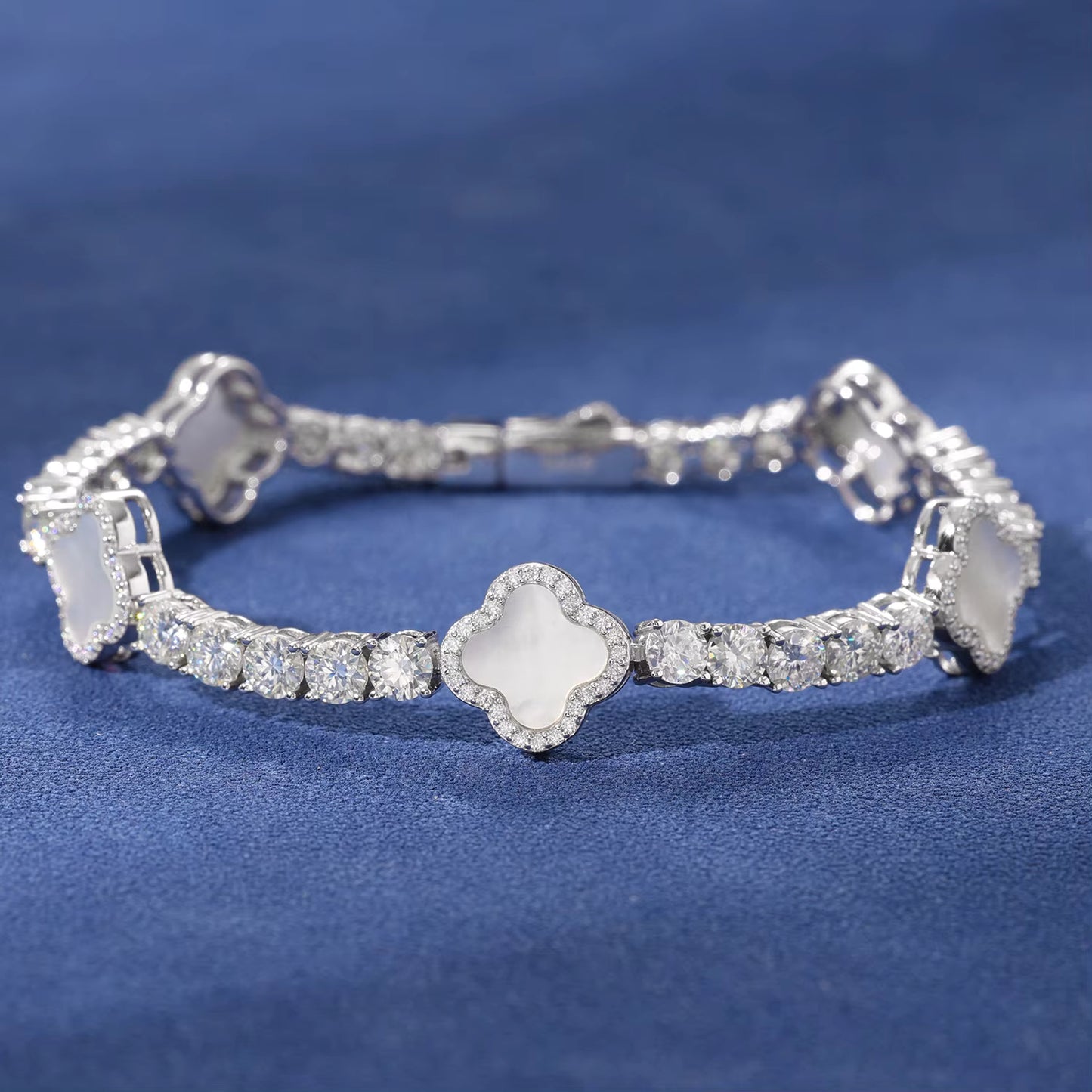 VVS Moissanite & 925 Sterling Silver - Clover Tennis Bracelet